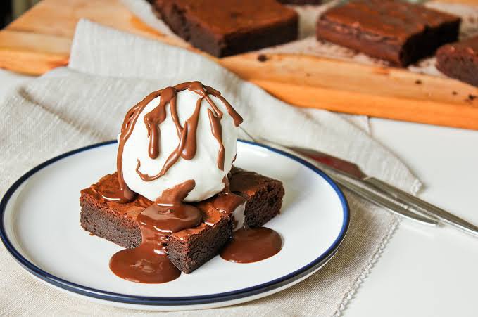 Dondurmalı Çikolatalı Brownie