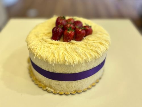 Çilekli Muzlu Pasta (No.0) (6 Kişilik)