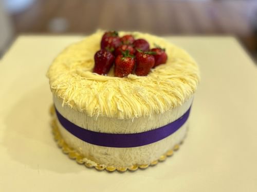 Çilekli Muzlu Pasta (No.1) (8 Kişilik)