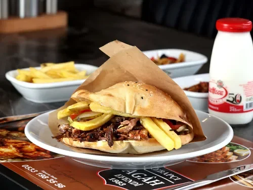 Tombik Ekmek Arası Et Döner (110 g)