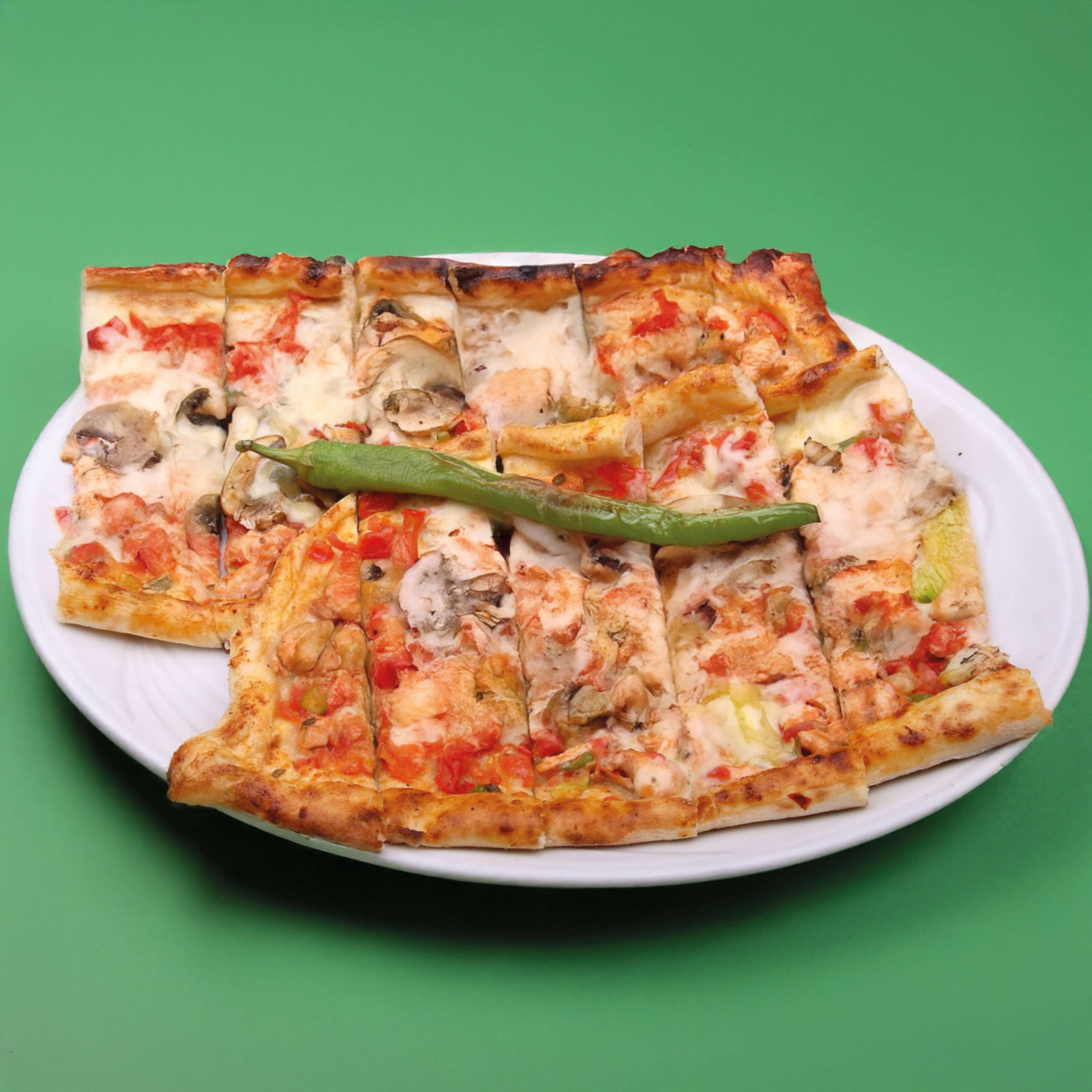 Kaşarlı & Domatesli & Biberli & Mantarlı Pide