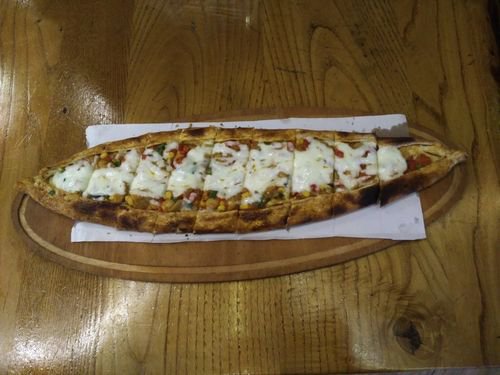 Sebzeli Kaşarlı Pide