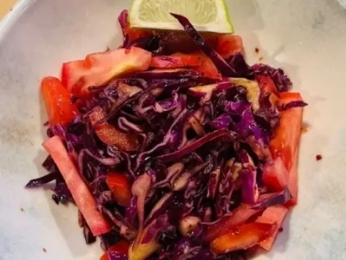 Acı Lahana Salatası