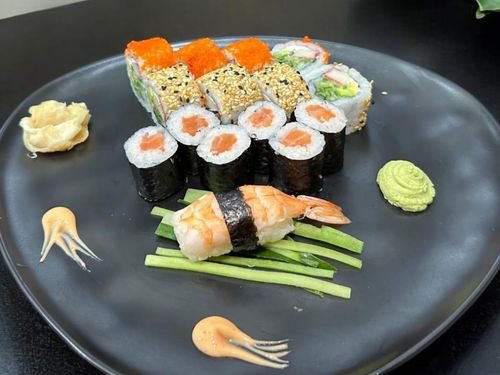Ogi Moji Sushi Set 2