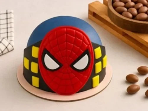 Spiderman Figürlü Pasta