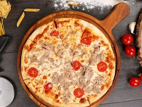 Ton Balıklı Pizza (Büyük Boy) Menü