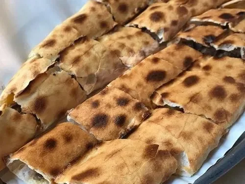 Kavurmalı & Kaşarlı Bafra Pidesi