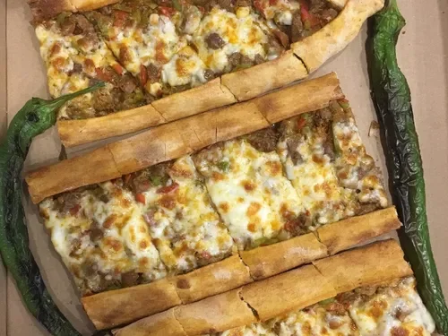 Kuşbaşılı & Kaşarlı Pide