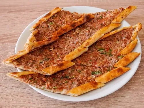 Kıymalı Pide