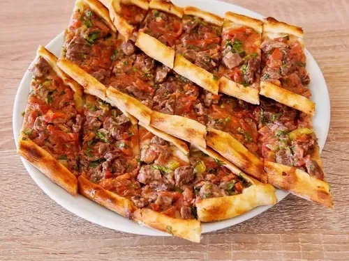 Kuşbaşılı Pide