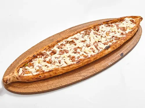 Kıymalı Kaşarlı Pide