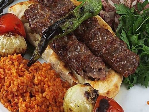 Adana Kebap (1 kg) Menü