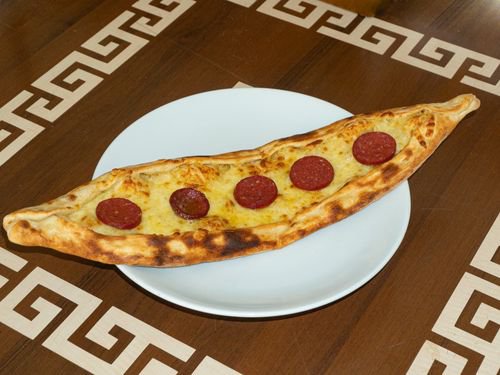 Kaşarlı Sucuklu Pide