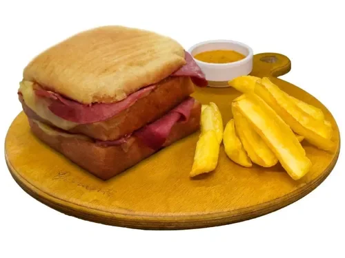 Salamlı Sucuklu Tost