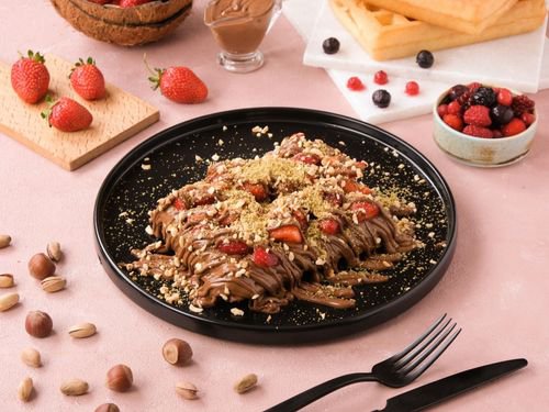 Sütlü & Beyaz Çikolatalı Çilekli Waffle (Küçük)