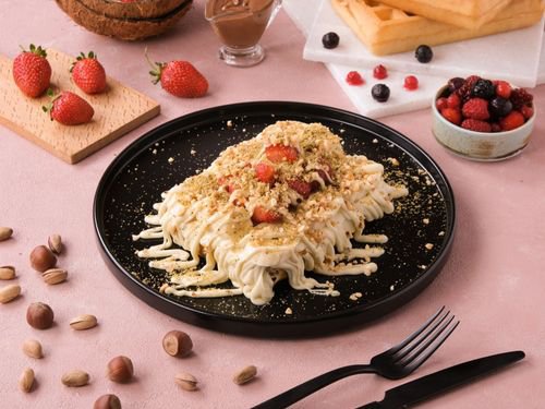 Beyaz Çikolatalı Muzlu Çilekli Waffle (Küçük)