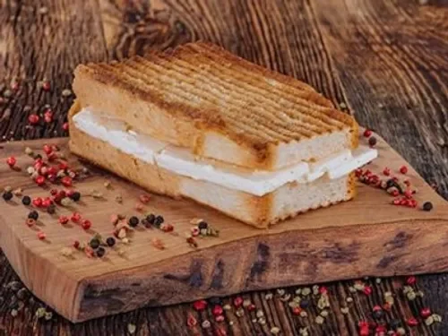 Beyaz Peynirli Tost