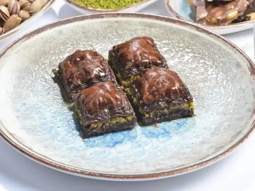 Çikolatalı Fıstıklı Baklava (500 g)