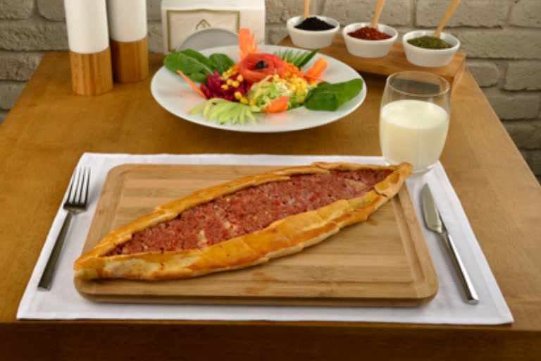 KIYMALI KASARLI PIDE