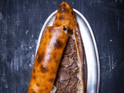 Kavurmalı Pide (Kapalı)