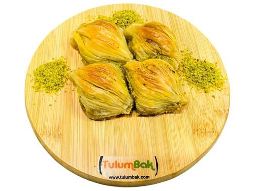 Fıstıklı Kaymaklı Midye Baklava