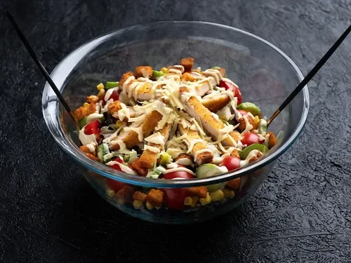 Schnitzel Sezar Salata