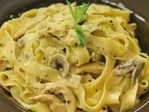Fettuccine Alfredo