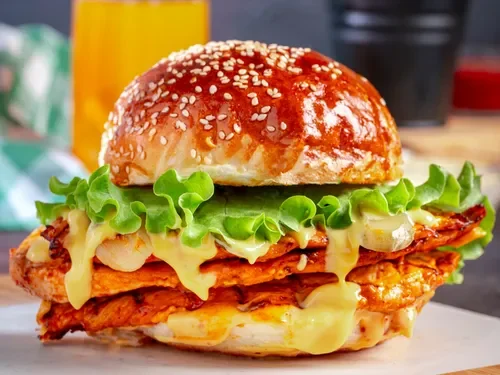 Cafe De Paris Soslu Chicken Burger