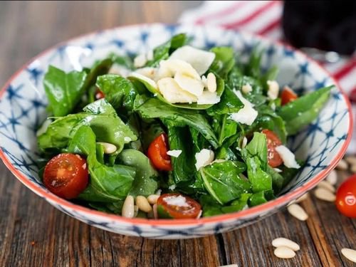 Peynirli Roka Salatası