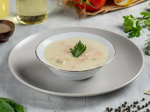Şehriyeli Tavuk Suyu Çorbası