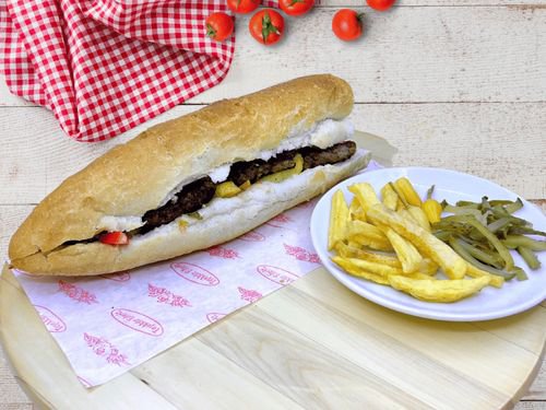 Üç Çeyrek Ekmek Izgara Köfte