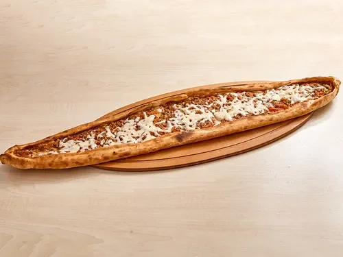 Kıymalı Kaşarlı Pide