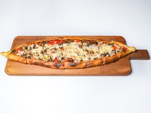 Kuşbaşılı & Kaşarlı Pide