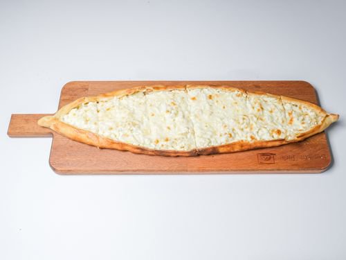 Dört Peynirli Pide