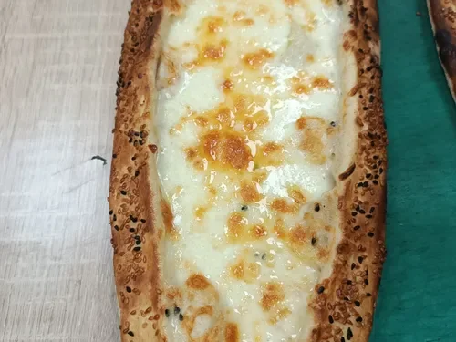Kaşarlı Pide