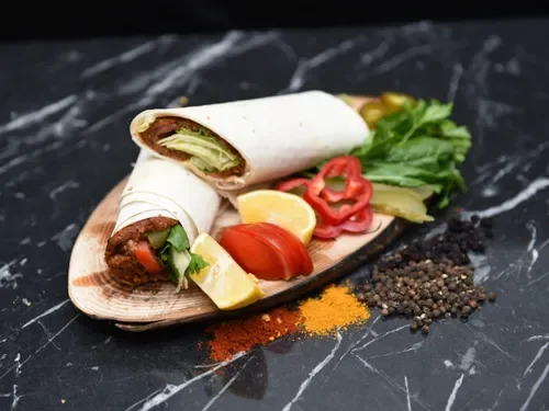 Ultra Mega Çiğ Köfte Dürüm (200 g)