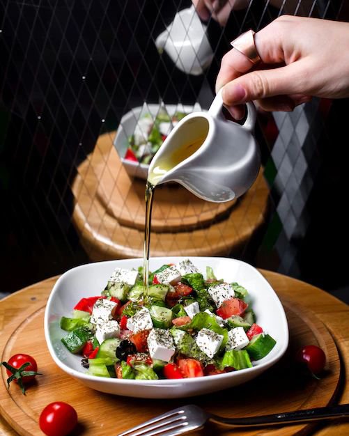 BEYAZ PEYNİRLİ SALATA