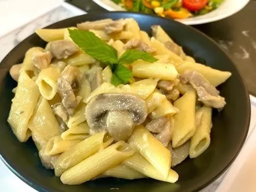 Kremalı Tavuklu Penne