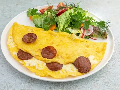 Sucuk Kaşarlı Omlet