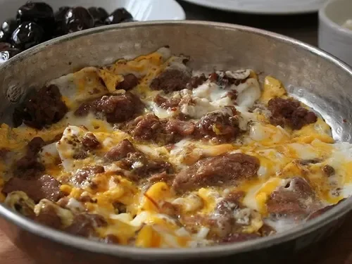 Kavurmalı Kaşarlı Omlet
