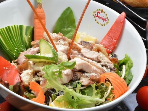 Tavuklu Sezar Salata