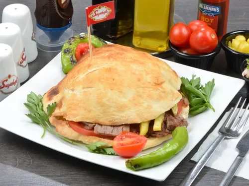 Tombik Ekmek Arası Et Döner