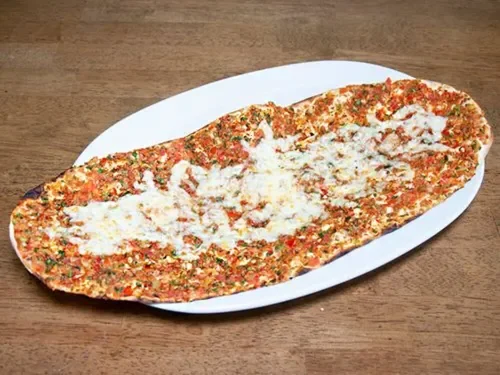 Kaşarlı Lahmacun
