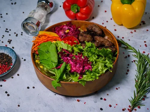 Köfteli Salata