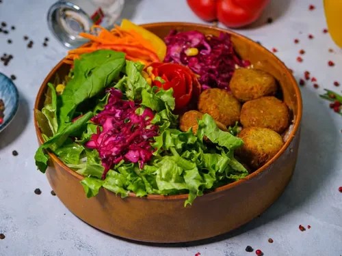 Falafel Salatası