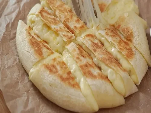 Kaşarlı Bazlama Tost