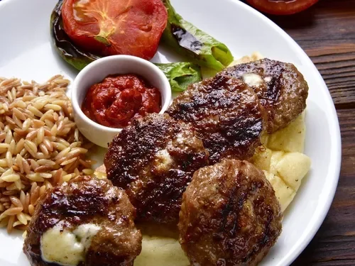 Kaşarlı Köfte (1.5 Porsiyon)
