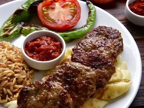 Acılı Köfte (1.5 Porsiyon)