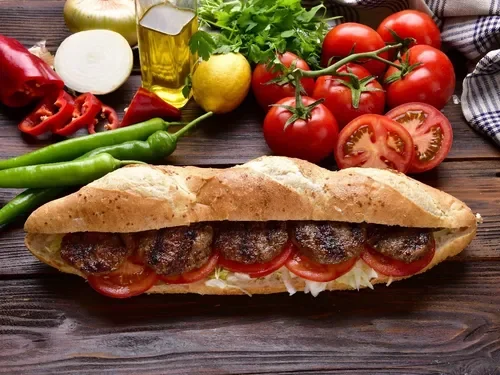 Tam Ekmek Köfte