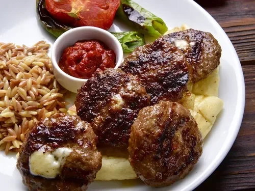 Kaşarlı Köfte (1 Porsiyon)